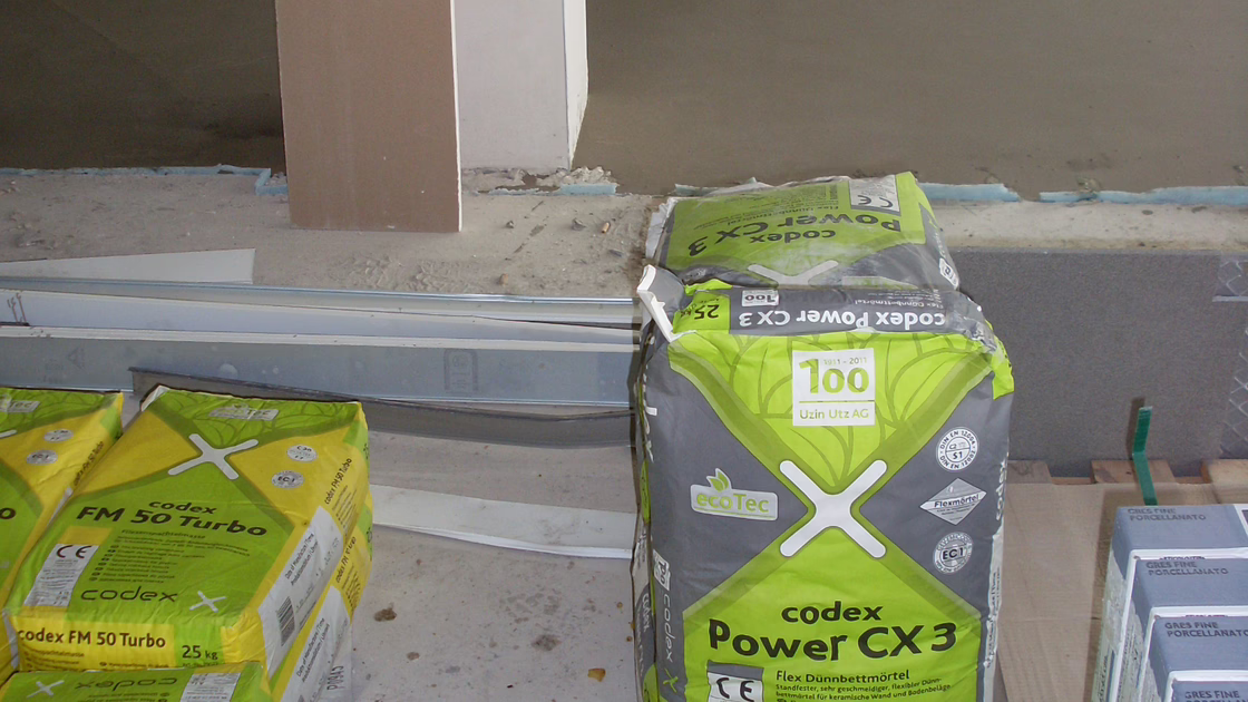 codex Power CX 3 Säcke lagern auf der Baustelle